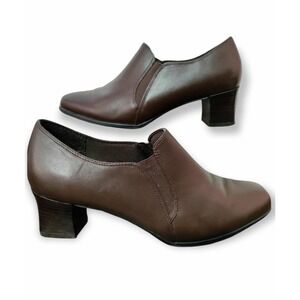 Liz Baker 7.5 W Leather chunky heel slip on shoes